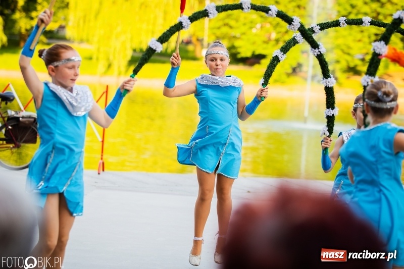 Zdjęcie w galerii na portalu naszraciborz.pl: II Raciborska Noc Świętojańska w Parku im. Miasta Roth wiadomości z regionu