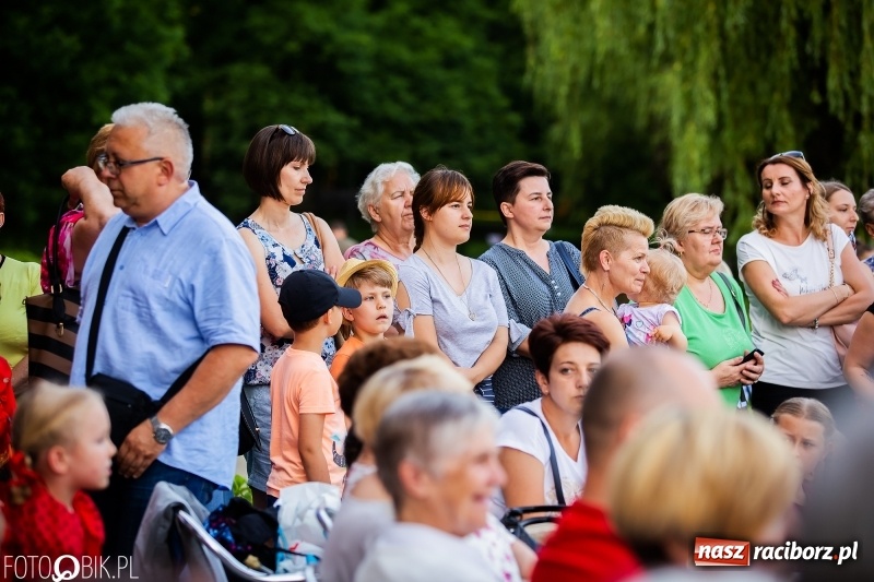 Zdjęcie w galerii na portalu naszraciborz.pl: II Raciborska Noc Świętojańska w Parku im. Miasta Roth wiadomości z regionu