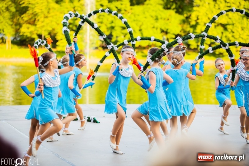 Zdjęcie w galerii na portalu naszraciborz.pl: II Raciborska Noc Świętojańska w Parku im. Miasta Roth wiadomości z regionu
