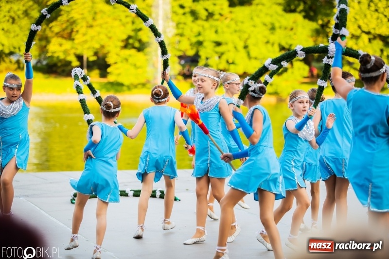 Zdjęcie w galerii na portalu naszraciborz.pl: II Raciborska Noc Świętojańska w Parku im. Miasta Roth wiadomości z regionu