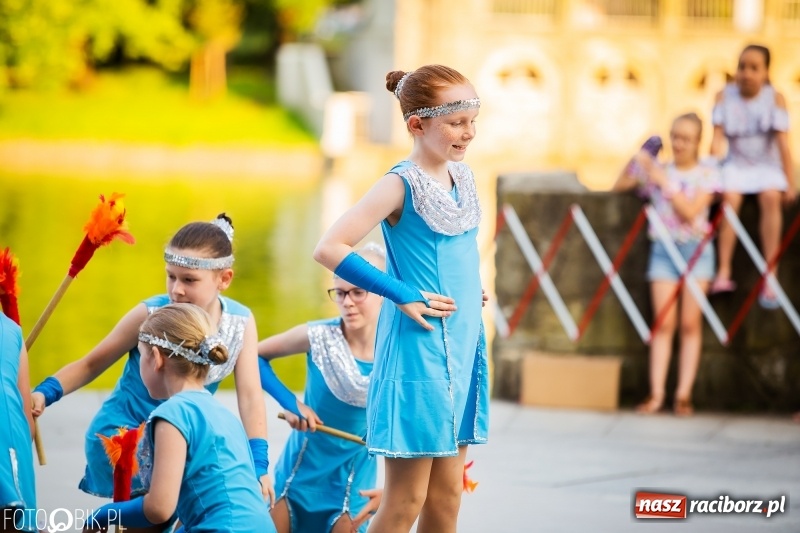 Zdjęcie w galerii na portalu naszraciborz.pl: II Raciborska Noc Świętojańska w Parku im. Miasta Roth wiadomości z regionu