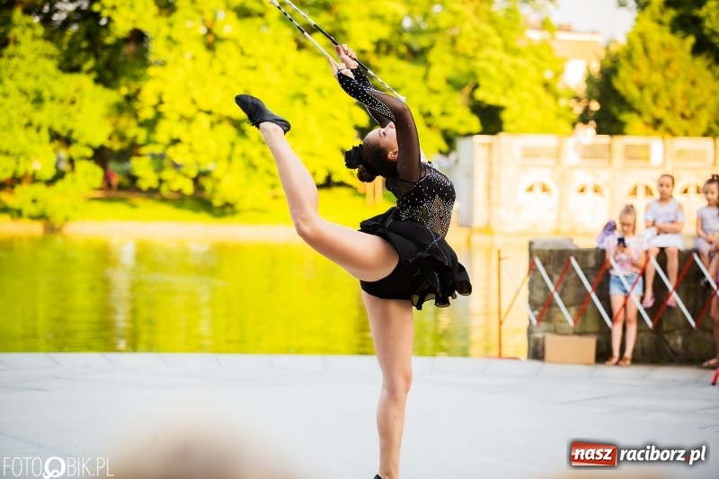 Zdjęcie w galerii na portalu naszraciborz.pl: II Raciborska Noc Świętojańska w Parku im. Miasta Roth wiadomości z regionu