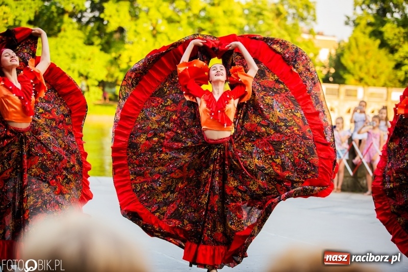 Zdjęcie w galerii na portalu naszraciborz.pl: II Raciborska Noc Świętojańska w Parku im. Miasta Roth wiadomości z regionu