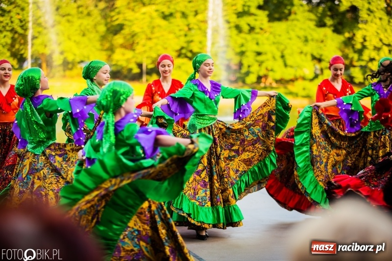 Zdjęcie w galerii na portalu naszraciborz.pl: II Raciborska Noc Świętojańska w Parku im. Miasta Roth wiadomości z regionu