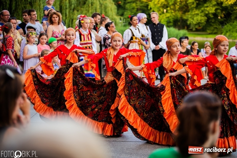 Zdjęcie w galerii na portalu naszraciborz.pl: II Raciborska Noc Świętojańska w Parku im. Miasta Roth wiadomości z regionu