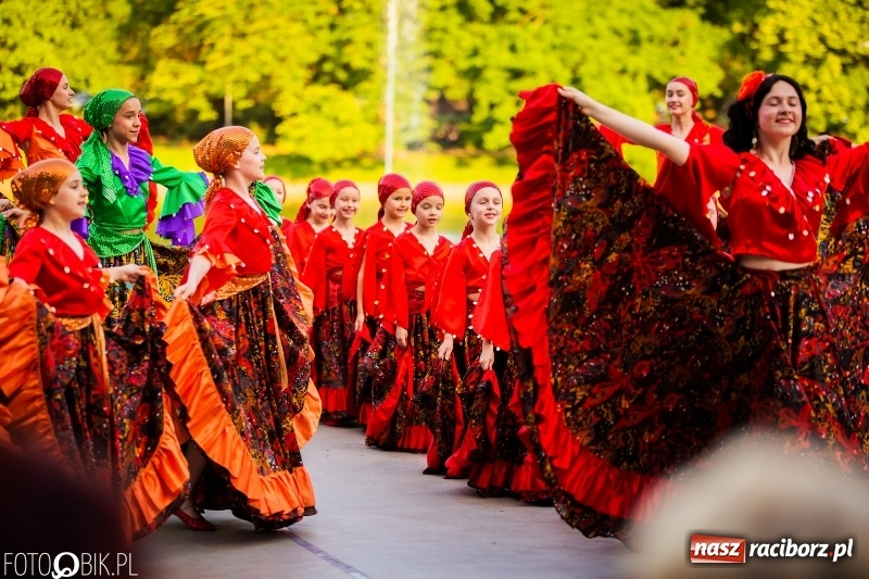 Zdjęcie w galerii na portalu naszraciborz.pl: II Raciborska Noc Świętojańska w Parku im. Miasta Roth wiadomości z regionu