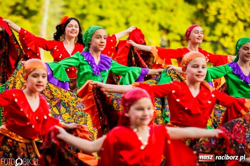 Zdjęcie w galerii na portalu naszraciborz.pl: II Raciborska Noc Świętojańska w Parku im. Miasta Roth wiadomości z regionu