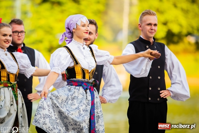 Zdjęcie w galerii na portalu naszraciborz.pl: II Raciborska Noc Świętojańska w Parku im. Miasta Roth wiadomości z regionu