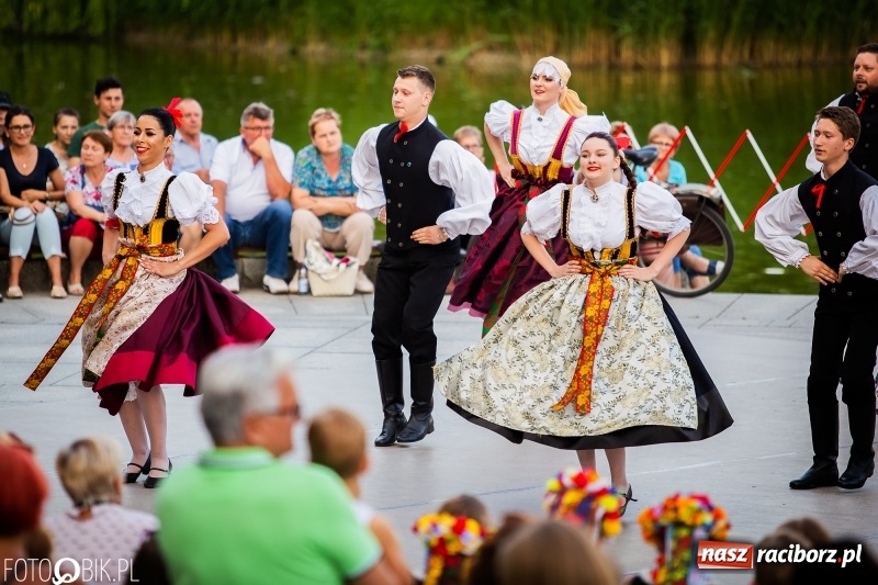 Zdjęcie w galerii na portalu naszraciborz.pl: II Raciborska Noc Świętojańska w Parku im. Miasta Roth wiadomości z regionu
