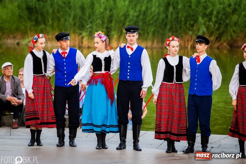 Zdjęcie w galerii na portalu naszraciborz.pl: II Raciborska Noc Świętojańska w Parku im. Miasta Roth wiadomości z regionu