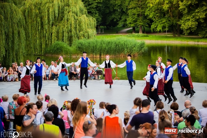 Zdjęcie w galerii na portalu naszraciborz.pl: II Raciborska Noc Świętojańska w Parku im. Miasta Roth wiadomości z regionu