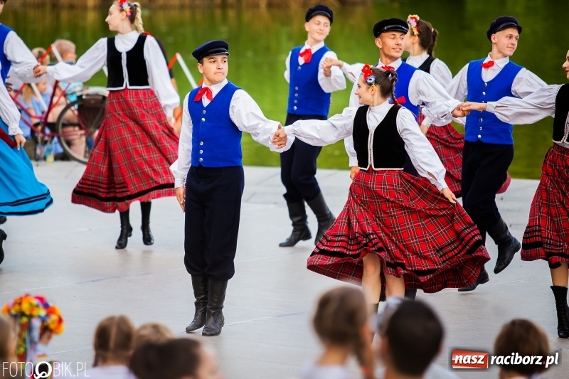 Zdjęcie w galerii na portalu naszraciborz.pl: II Raciborska Noc Świętojańska w Parku im. Miasta Roth wiadomości z regionu