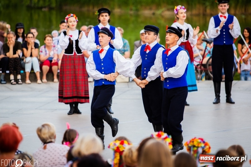 Zdjęcie w galerii na portalu naszraciborz.pl: II Raciborska Noc Świętojańska w Parku im. Miasta Roth wiadomości z regionu