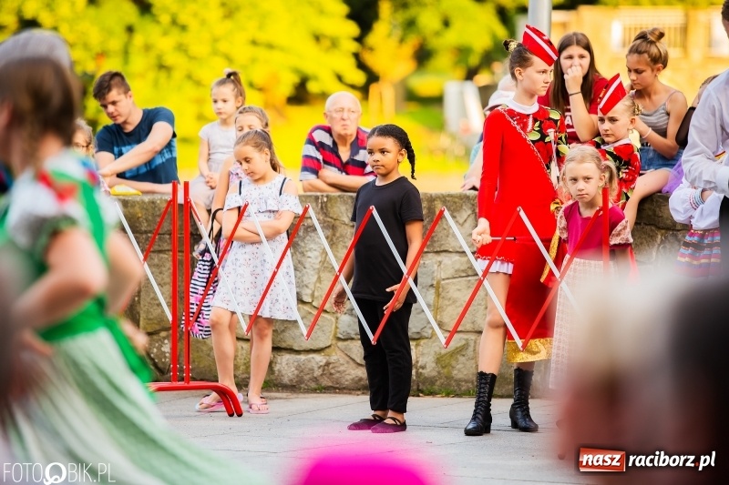 Zdjęcie w galerii na portalu naszraciborz.pl: II Raciborska Noc Świętojańska w Parku im. Miasta Roth wiadomości z regionu
