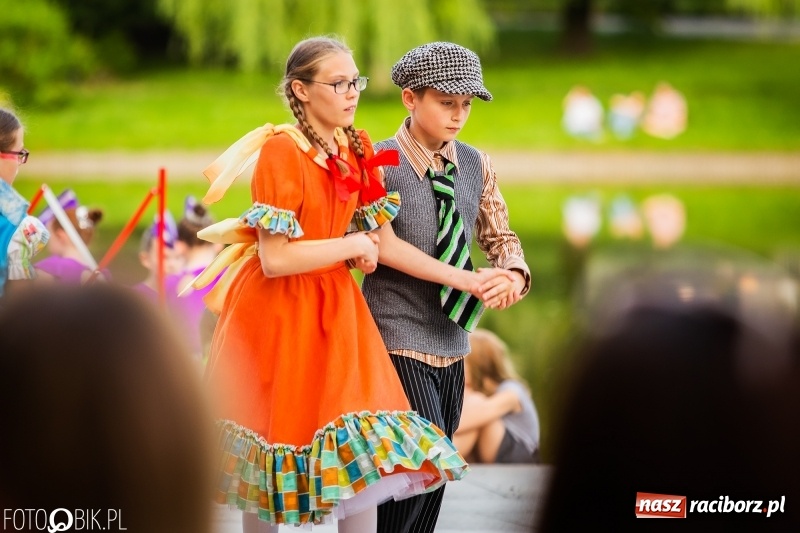 Zdjęcie w galerii na portalu naszraciborz.pl: II Raciborska Noc Świętojańska w Parku im. Miasta Roth wiadomości z regionu