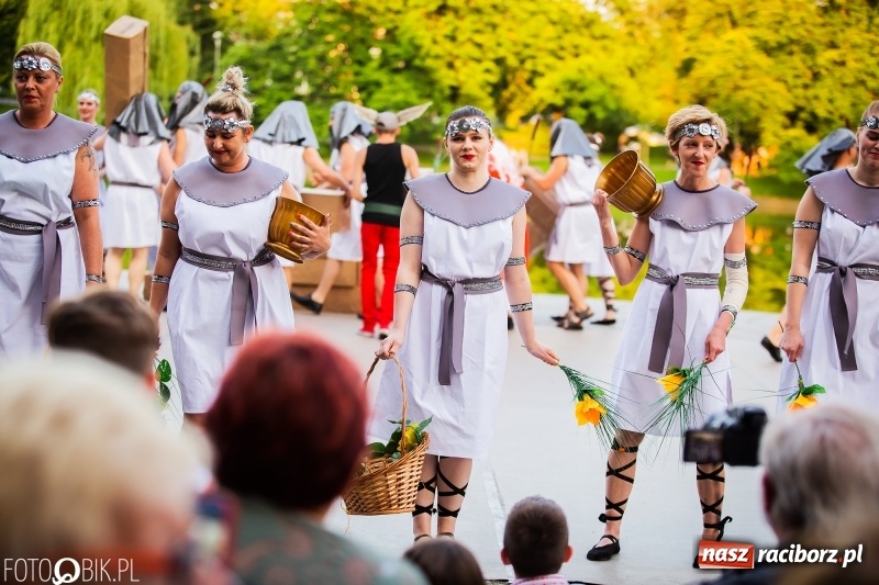 Zdjęcie w galerii na portalu naszraciborz.pl: II Raciborska Noc Świętojańska w Parku im. Miasta Roth wiadomości z regionu