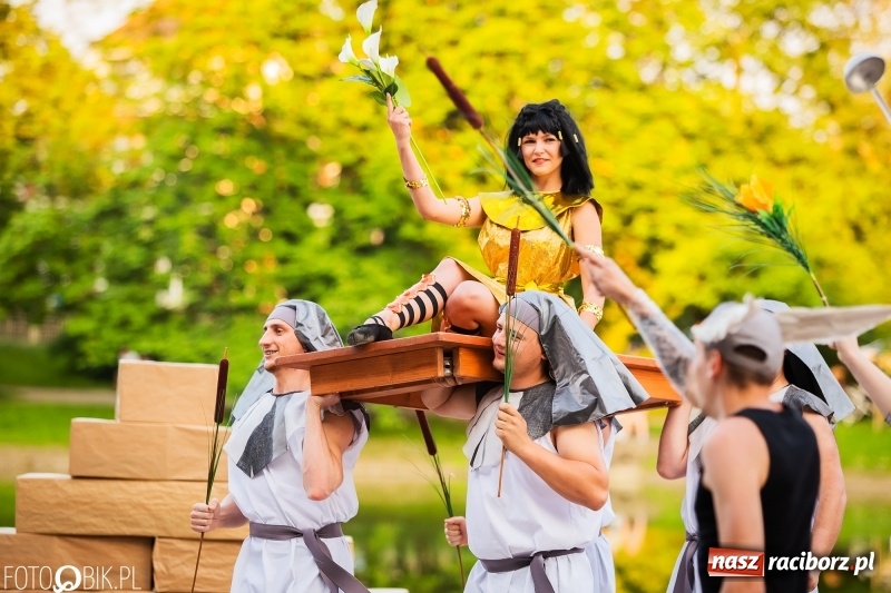 Zdjęcie w galerii na portalu naszraciborz.pl: II Raciborska Noc Świętojańska w Parku im. Miasta Roth wiadomości z regionu