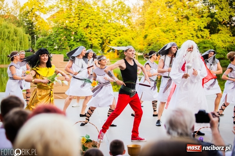 Zdjęcie w galerii na portalu naszraciborz.pl: II Raciborska Noc Świętojańska w Parku im. Miasta Roth wiadomości z regionu