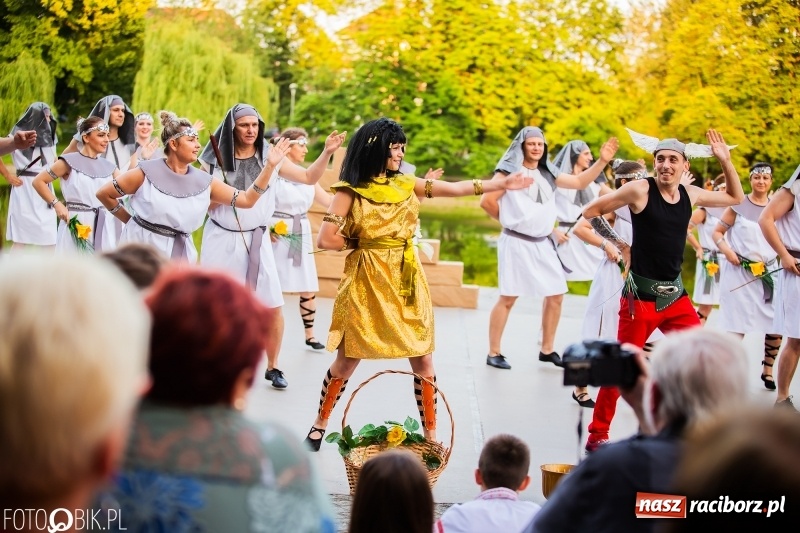 Zdjęcie w galerii na portalu naszraciborz.pl: II Raciborska Noc Świętojańska w Parku im. Miasta Roth wiadomości z regionu