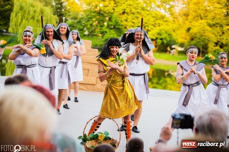 Zdjęcie w galerii na portalu naszraciborz.pl: II Raciborska Noc Świętojańska w Parku im. Miasta Roth wiadomości z regionu