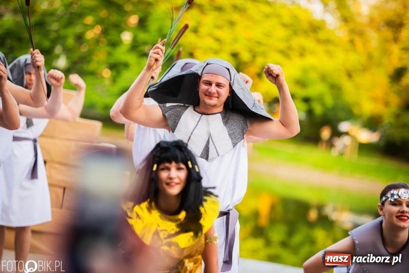 Zdjęcie w galerii na portalu naszraciborz.pl: II Raciborska Noc Świętojańska w Parku im. Miasta Roth wiadomości z regionu