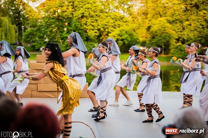 Zdjęcie w galerii na portalu naszraciborz.pl: II Raciborska Noc Świętojańska w Parku im. Miasta Roth wiadomości z regionu