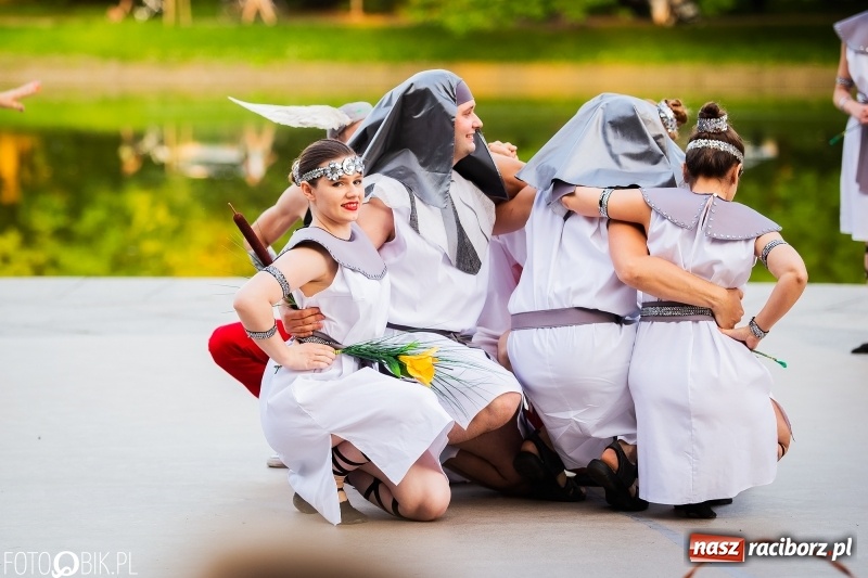 Zdjęcie w galerii na portalu naszraciborz.pl: II Raciborska Noc Świętojańska w Parku im. Miasta Roth wiadomości z regionu