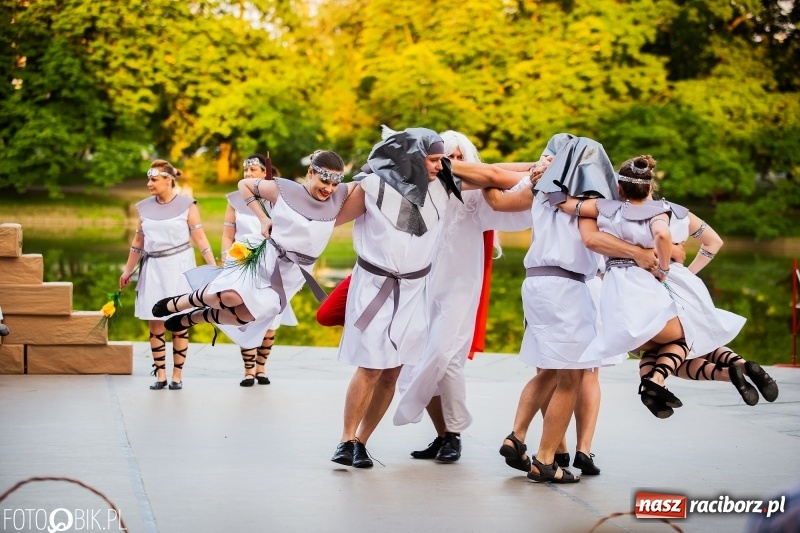 Zdjęcie w galerii na portalu naszraciborz.pl: II Raciborska Noc Świętojańska w Parku im. Miasta Roth wiadomości z regionu