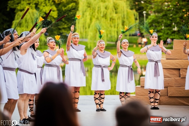 Zdjęcie w galerii na portalu naszraciborz.pl: II Raciborska Noc Świętojańska w Parku im. Miasta Roth wiadomości z regionu