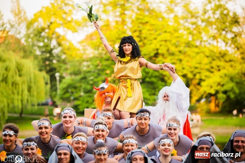 Zdjęcie w galerii na portalu naszraciborz.pl: II Raciborska Noc Świętojańska w Parku im. Miasta Roth wiadomości z regionu