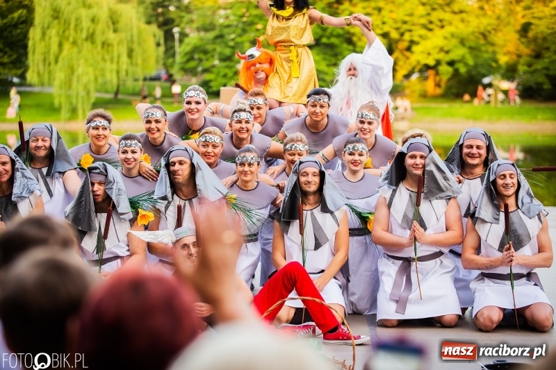 Zdjęcie w galerii na portalu naszraciborz.pl: II Raciborska Noc Świętojańska w Parku im. Miasta Roth wiadomości z regionu