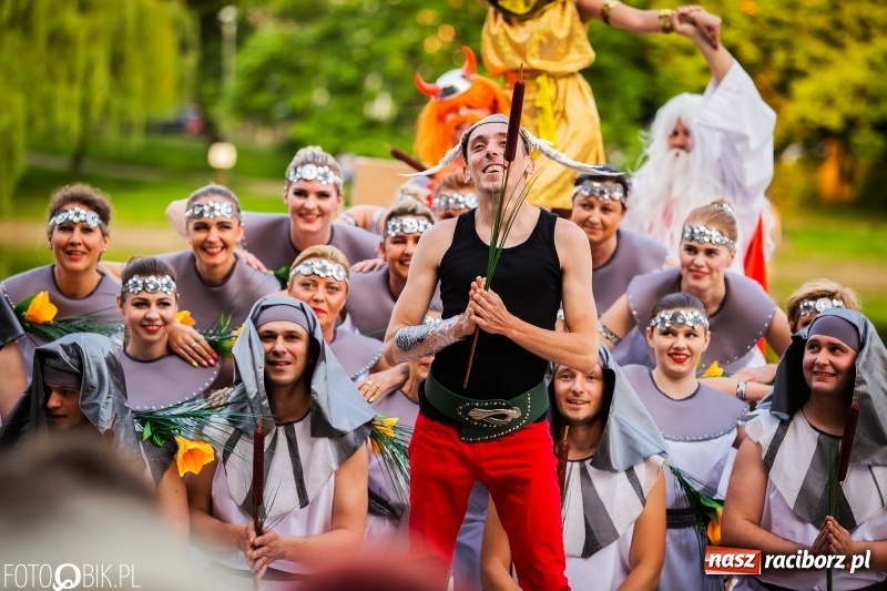 Zdjęcie w galerii na portalu naszraciborz.pl: II Raciborska Noc Świętojańska w Parku im. Miasta Roth wiadomości z regionu