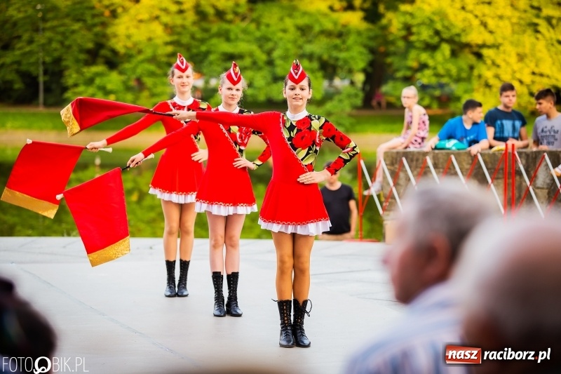 Zdjęcie w galerii na portalu naszraciborz.pl: II Raciborska Noc Świętojańska w Parku im. Miasta Roth wiadomości z regionu