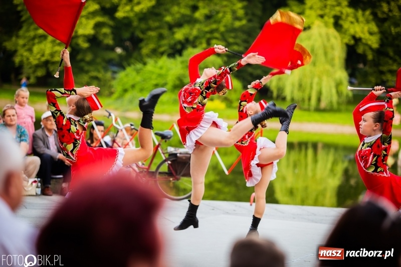 Zdjęcie w galerii na portalu naszraciborz.pl: II Raciborska Noc Świętojańska w Parku im. Miasta Roth wiadomości z regionu