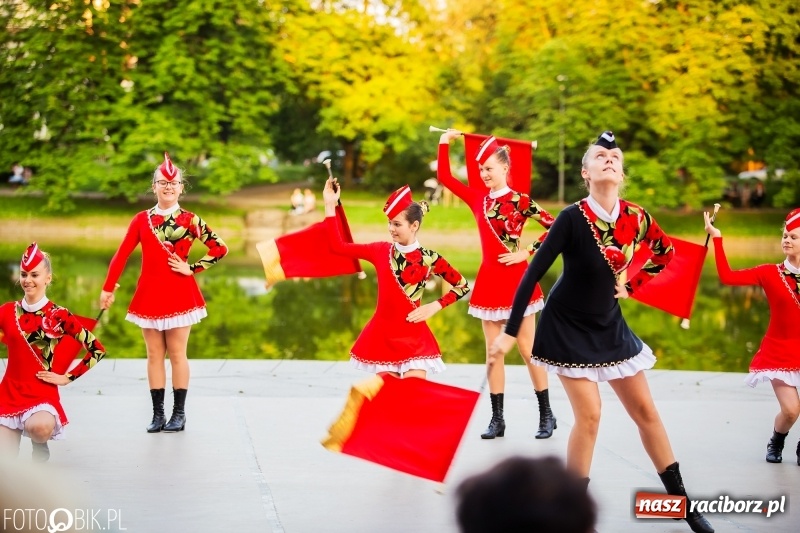 Zdjęcie w galerii na portalu naszraciborz.pl: II Raciborska Noc Świętojańska w Parku im. Miasta Roth wiadomości z regionu