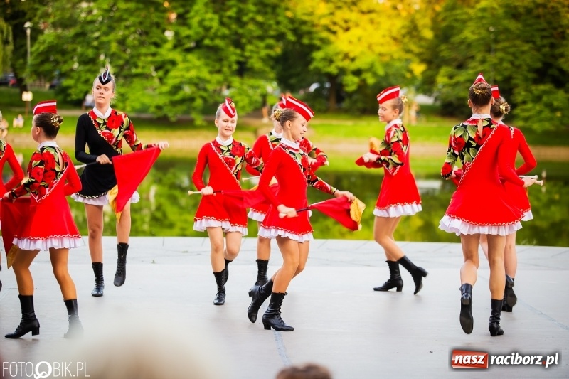 Zdjęcie w galerii na portalu naszraciborz.pl: II Raciborska Noc Świętojańska w Parku im. Miasta Roth wiadomości z regionu
