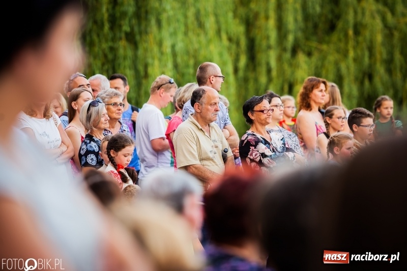 Zdjęcie w galerii na portalu naszraciborz.pl: II Raciborska Noc Świętojańska w Parku im. Miasta Roth wiadomości z regionu