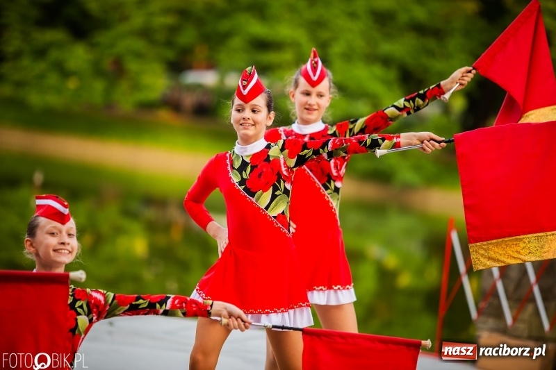 Zdjęcie w galerii na portalu naszraciborz.pl: II Raciborska Noc Świętojańska w Parku im. Miasta Roth wiadomości z regionu