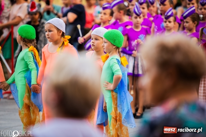 Zdjęcie w galerii na portalu naszraciborz.pl: II Raciborska Noc Świętojańska w Parku im. Miasta Roth wiadomości z regionu