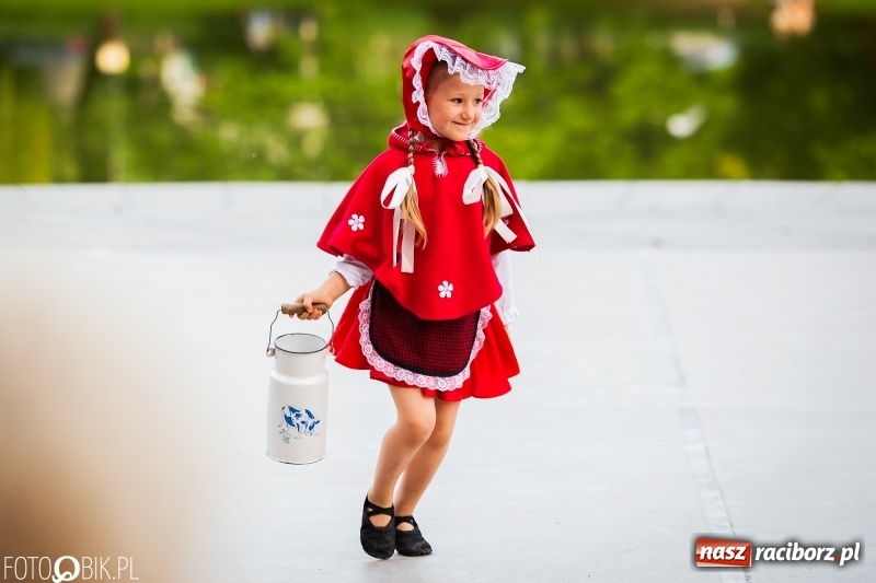 Zdjęcie w galerii na portalu naszraciborz.pl: II Raciborska Noc Świętojańska w Parku im. Miasta Roth wiadomości z regionu