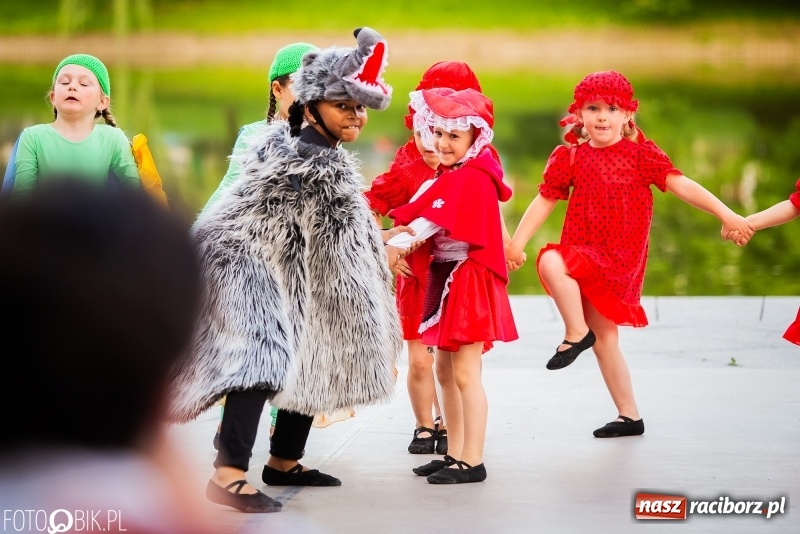 Zdjęcie w galerii na portalu naszraciborz.pl: II Raciborska Noc Świętojańska w Parku im. Miasta Roth wiadomości z regionu