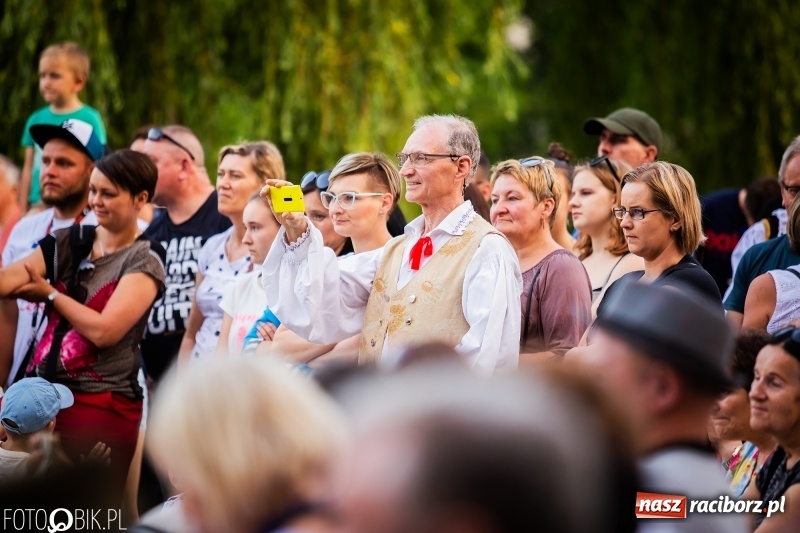Zdjęcie w galerii na portalu naszraciborz.pl: II Raciborska Noc Świętojańska w Parku im. Miasta Roth wiadomości z regionu