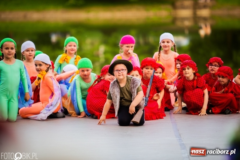 Zdjęcie w galerii na portalu naszraciborz.pl: II Raciborska Noc Świętojańska w Parku im. Miasta Roth wiadomości z regionu