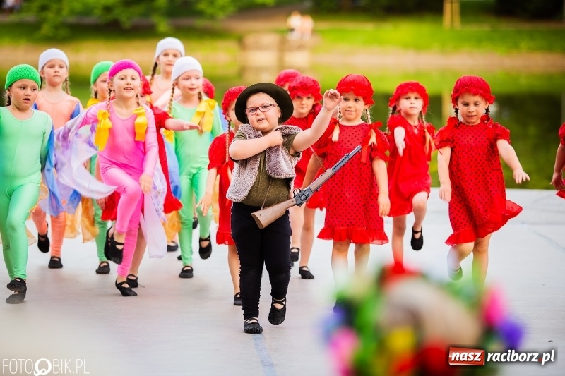Zdjęcie w galerii na portalu naszraciborz.pl: II Raciborska Noc Świętojańska w Parku im. Miasta Roth wiadomości z regionu