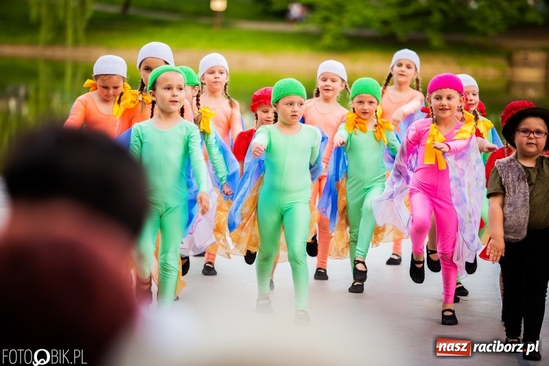 Zdjęcie w galerii na portalu naszraciborz.pl: II Raciborska Noc Świętojańska w Parku im. Miasta Roth wiadomości z regionu