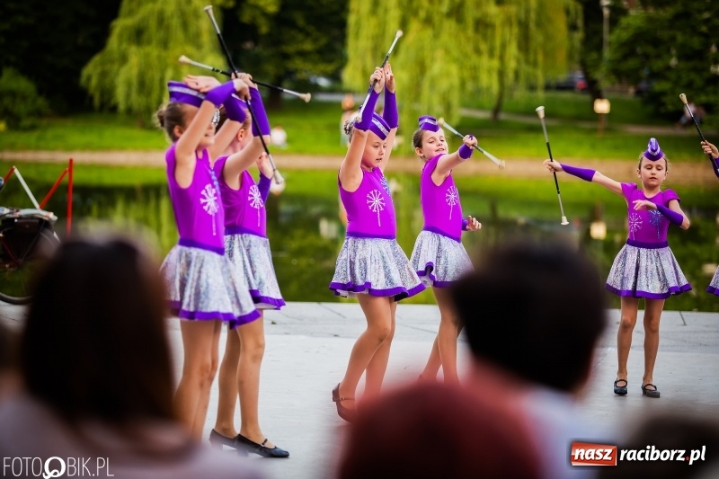 Zdjęcie w galerii na portalu naszraciborz.pl: II Raciborska Noc Świętojańska w Parku im. Miasta Roth wiadomości z regionu