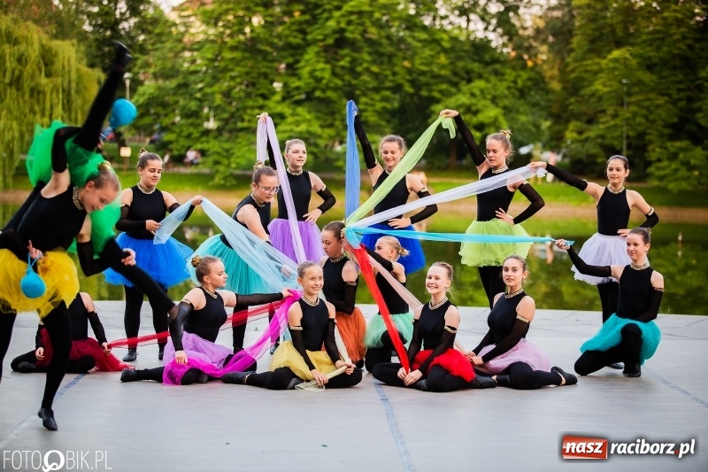 Zdjęcie w galerii na portalu naszraciborz.pl: II Raciborska Noc Świętojańska w Parku im. Miasta Roth wiadomości z regionu
