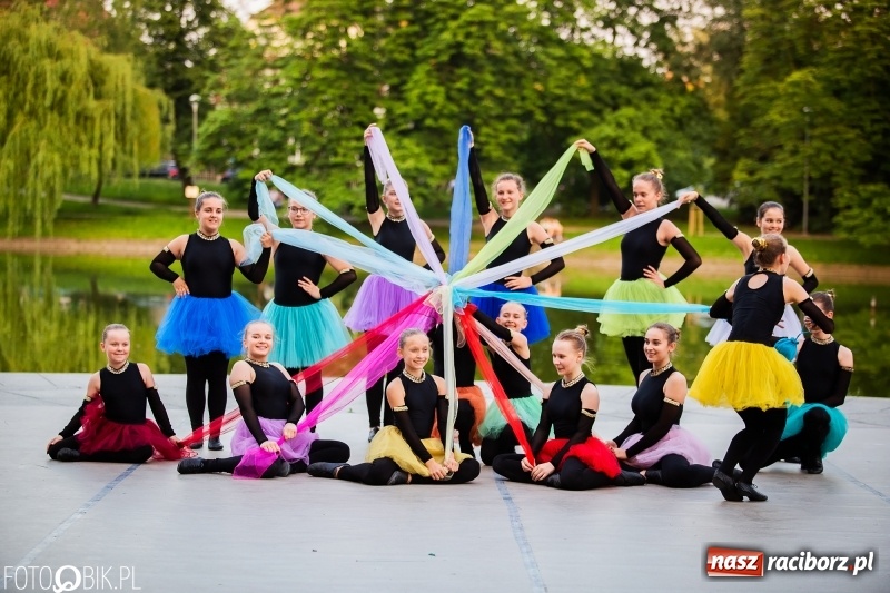 Zdjęcie w galerii na portalu naszraciborz.pl: II Raciborska Noc Świętojańska w Parku im. Miasta Roth wiadomości z regionu