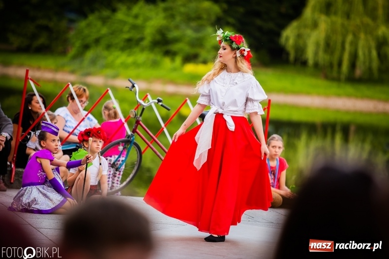 Zdjęcie w galerii na portalu naszraciborz.pl: II Raciborska Noc Świętojańska w Parku im. Miasta Roth wiadomości z regionu