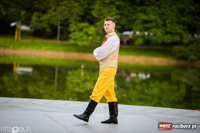 Zdjęcie w galerii na portalu naszraciborz.pl: II Raciborska Noc Świętojańska w Parku im. Miasta Roth wiadomości z regionu